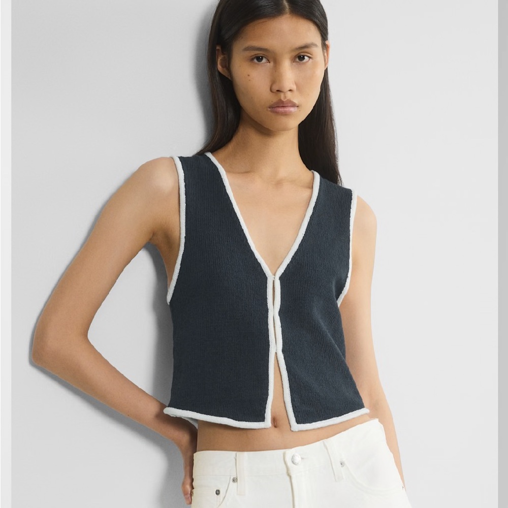 Aritzia Wilfred navy and white vest